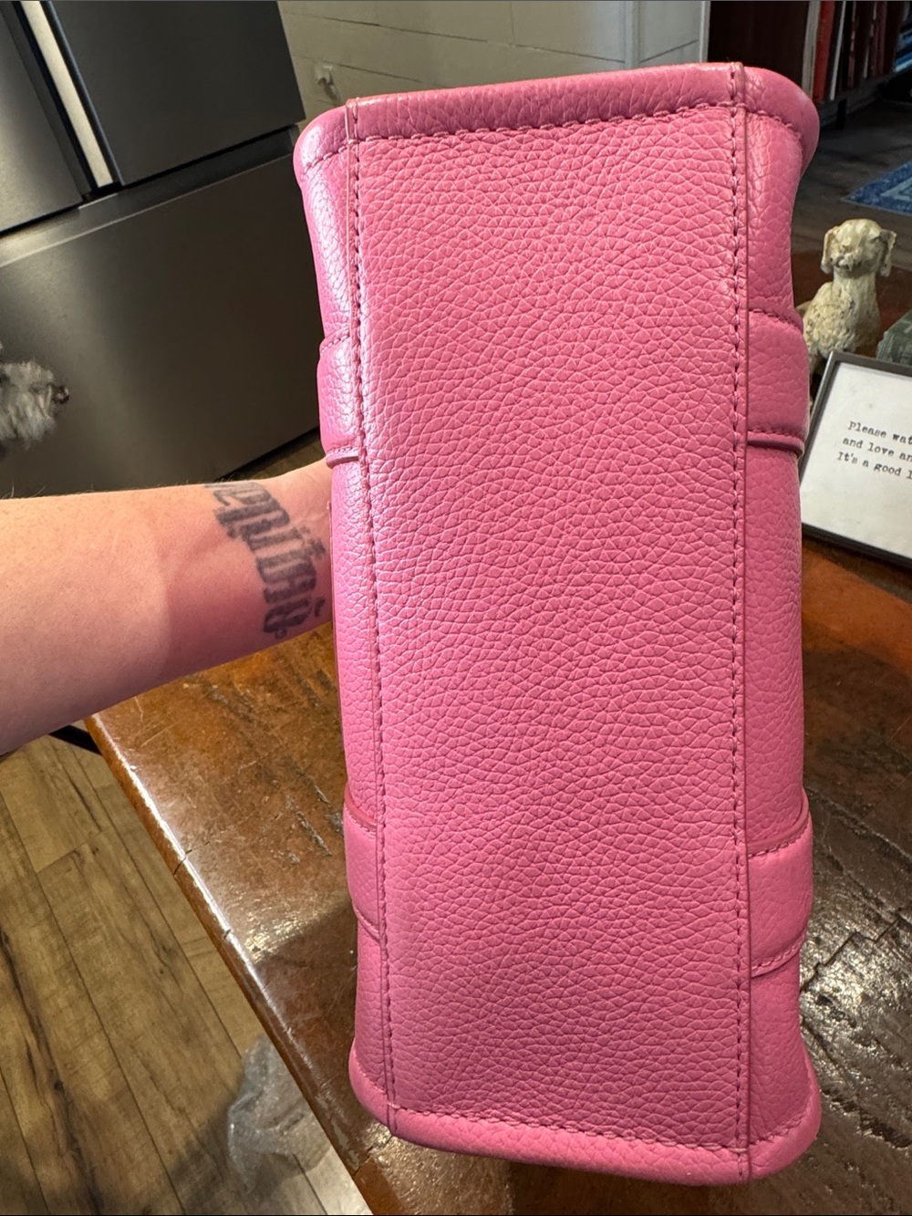 Authentic Marc Jacobs The Tote Bag Small Tote in Bright Pink - Picture 15 of 16